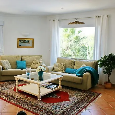 Planta Baja De Un Chalet Con Entrada Independiente Casa Compartida Jávea